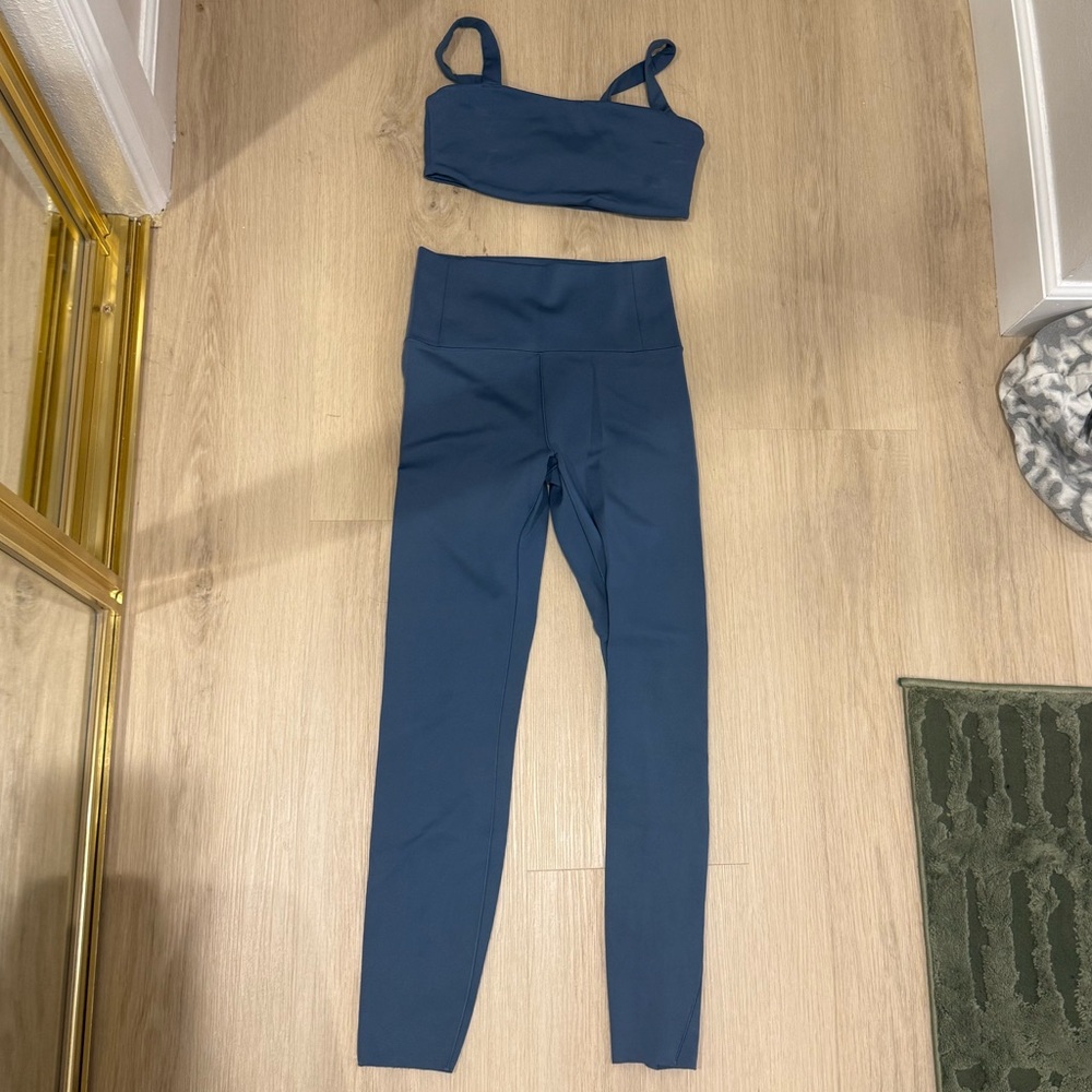 Vuori Activewear Set